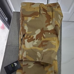 Nike SB Cargo Desert Camo Pants